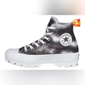 💋Converse High-Top Sneakers in Black and White💋